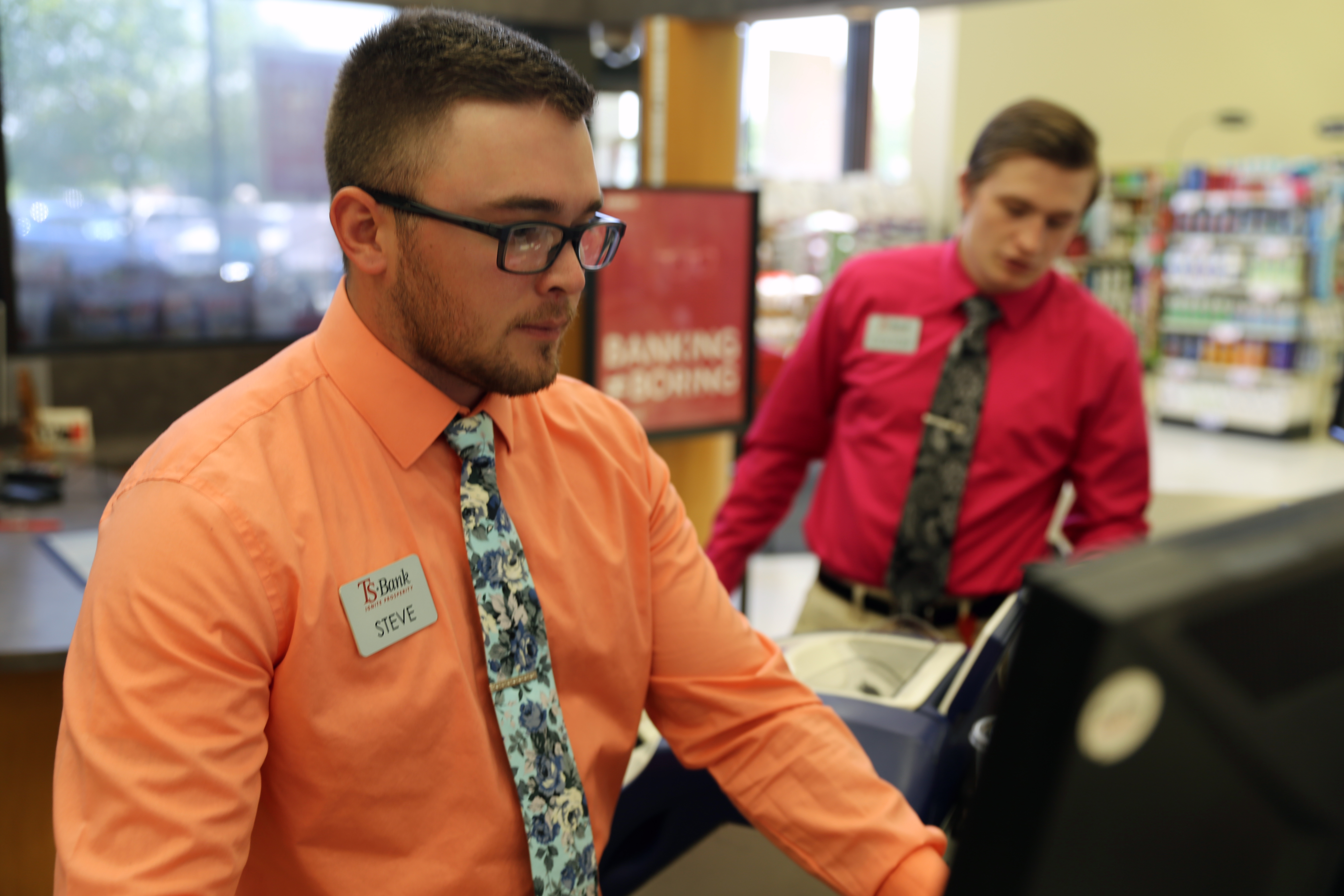 ts bank employees working in hyvee branch