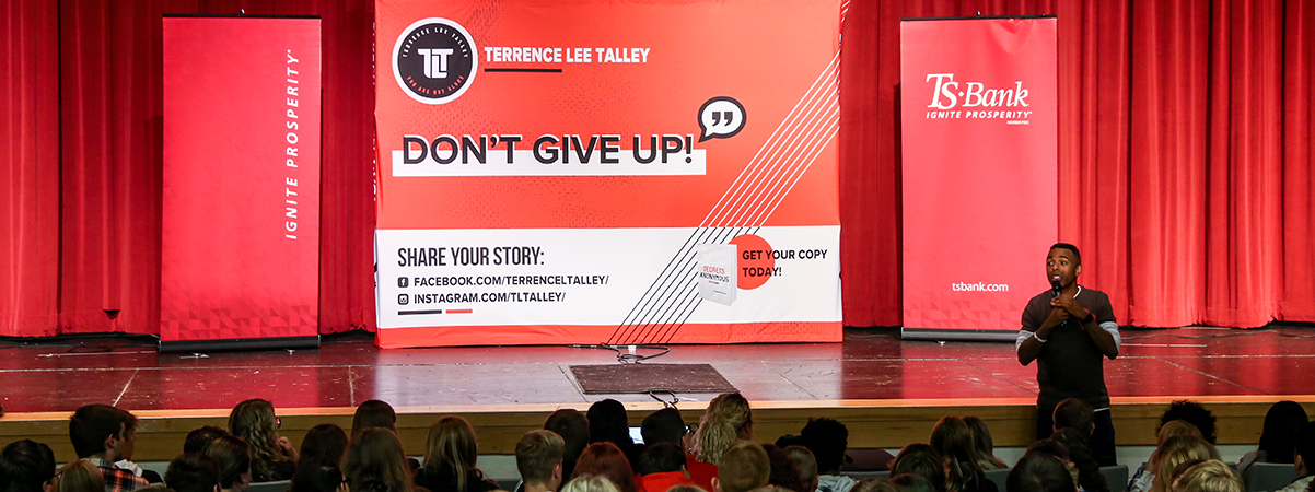 terrence talley talking to students at ts promise 2022