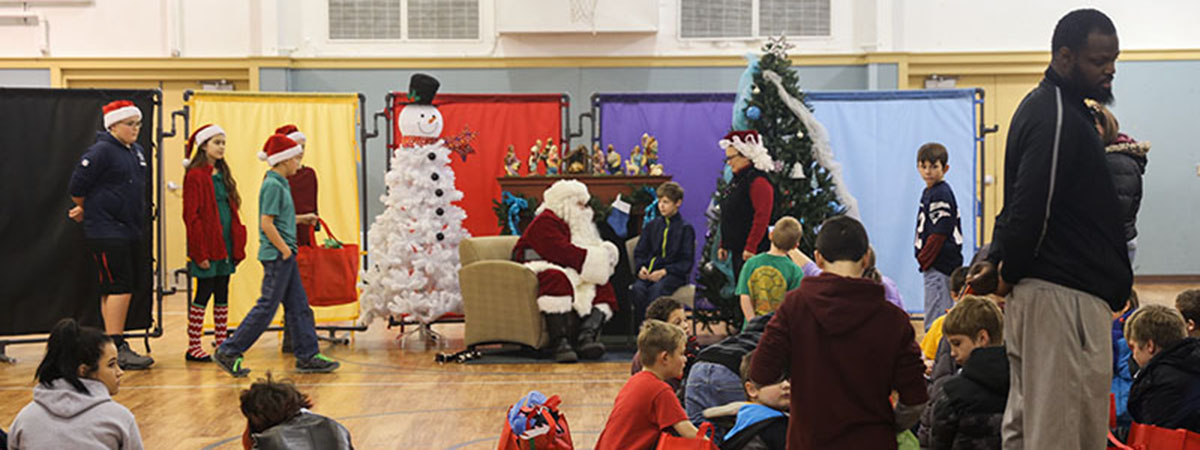 santa at childrens square with children